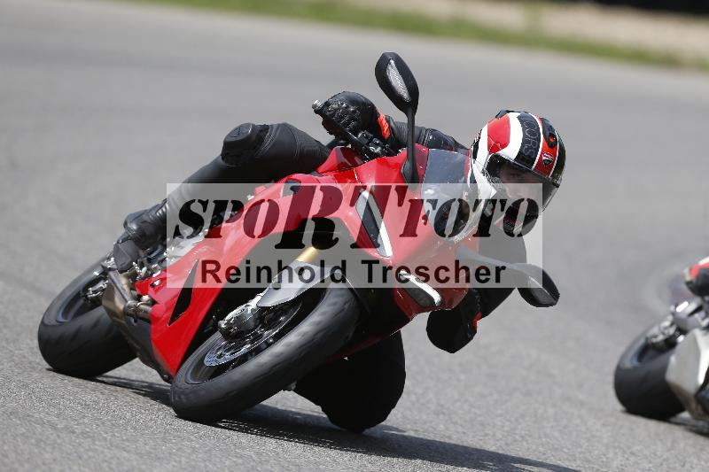 /27 12.06.2025 Ducati Schweiz Trackday Warmup  ADR/gruen-vert/ohne